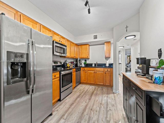 22441 SW 88th Pl 202-5, Cutler Bay, FL 33190