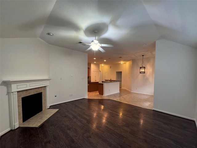 9023 Kinnel Lane, Tomball, TX 77375