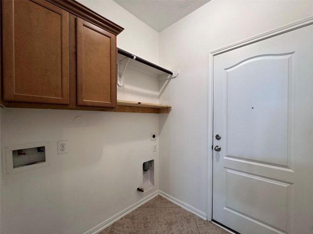 9023 Kinnel Lane, Tomball, TX 77375