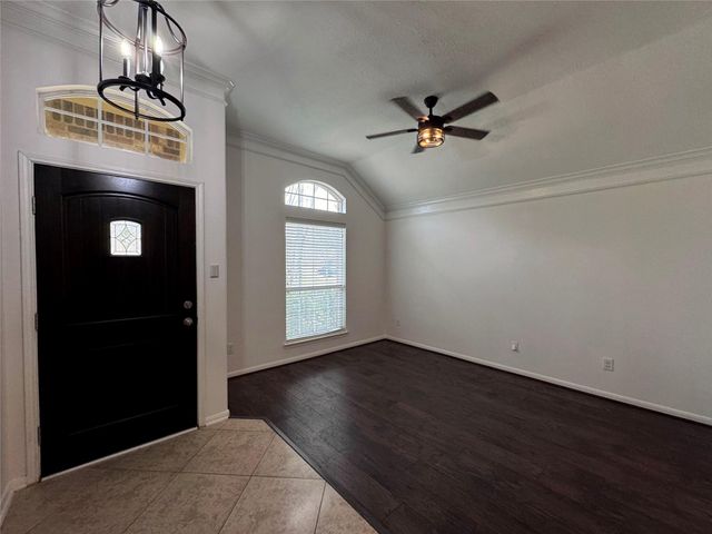 9023 Kinnel Lane, Tomball, TX 77375