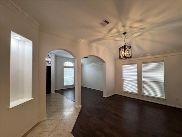 9023 Kinnel Lane, Tomball, TX 77375