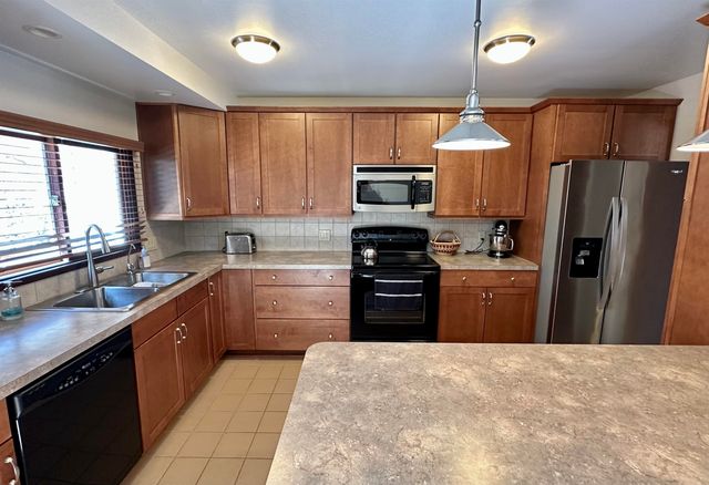 4210 Bay View Point, Traverse City, MI 49684