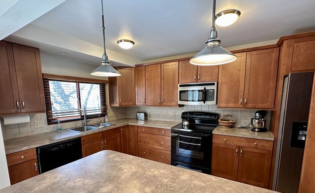 4210 Bay View Point, Traverse City, MI 49684