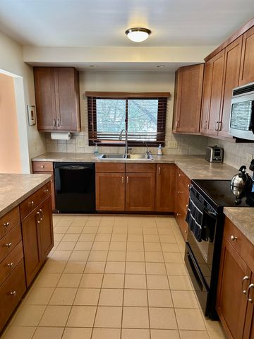 4210 Bay View Point, Traverse City, MI 49684