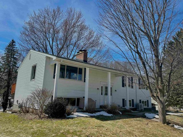 4210 Bay View Point, Traverse City, MI 49684