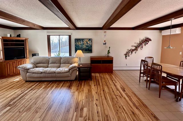 4210 Bay View Point, Traverse City, MI 49684