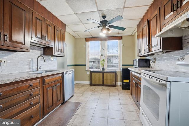 951 WAKELING ST, Philadelphia, PA 19124