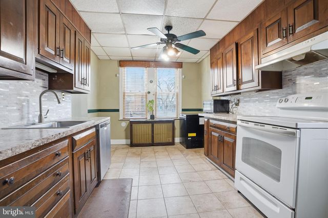 951 WAKELING ST, Philadelphia, PA 19124