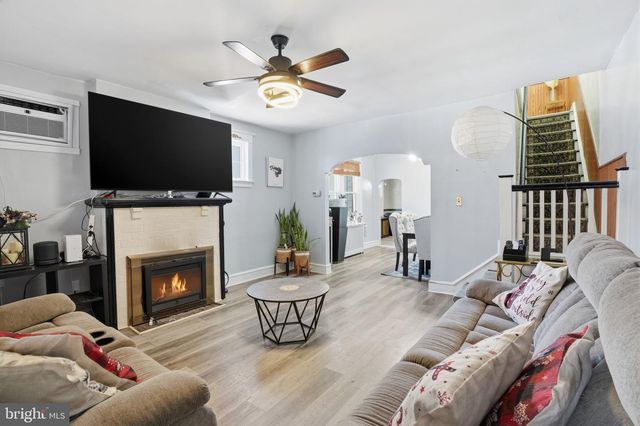 951 WAKELING ST, Philadelphia, PA 19124