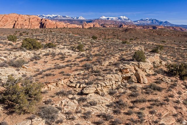 1144 N KAYENTA DR, Moab, UT 84532