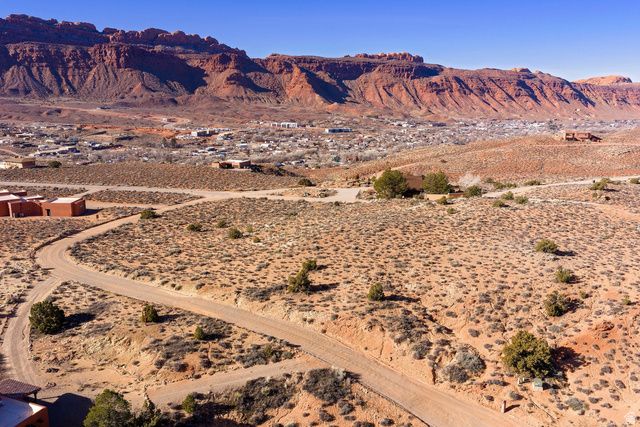 1144 N KAYENTA DR, Moab, UT 84532