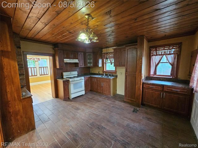24416 Hass Street, Dearborn Heights, MI 48127