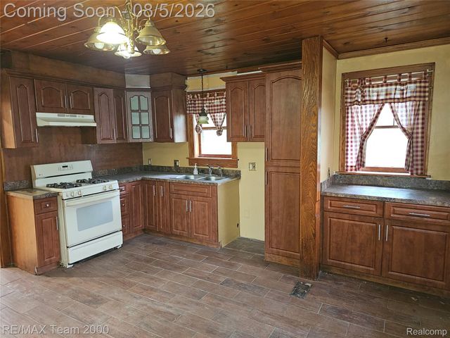 24416 Hass Street, Dearborn Heights, MI 48127