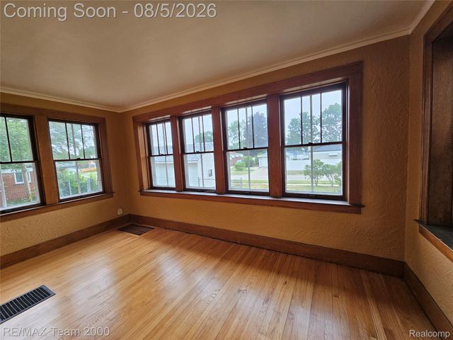 24416 Hass Street, Dearborn Heights, MI 48127
