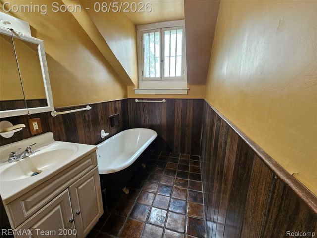 24416 Hass Street, Dearborn Heights, MI 48127