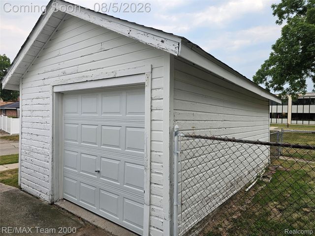 24416 Hass Street, Dearborn Heights, MI 48127