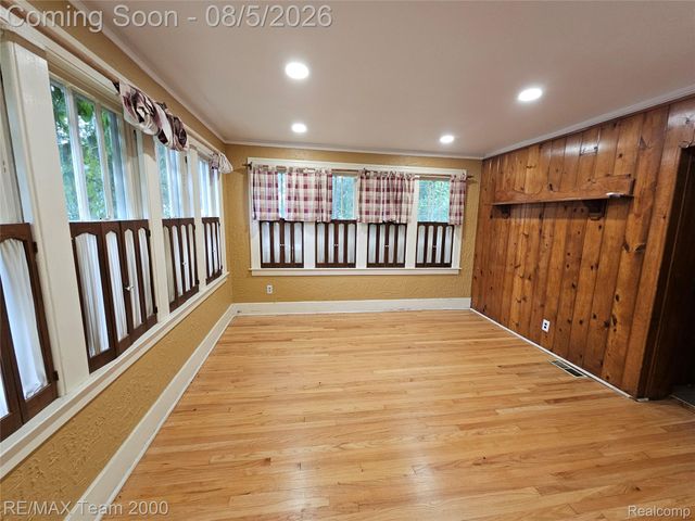 24416 Hass Street, Dearborn Heights, MI 48127