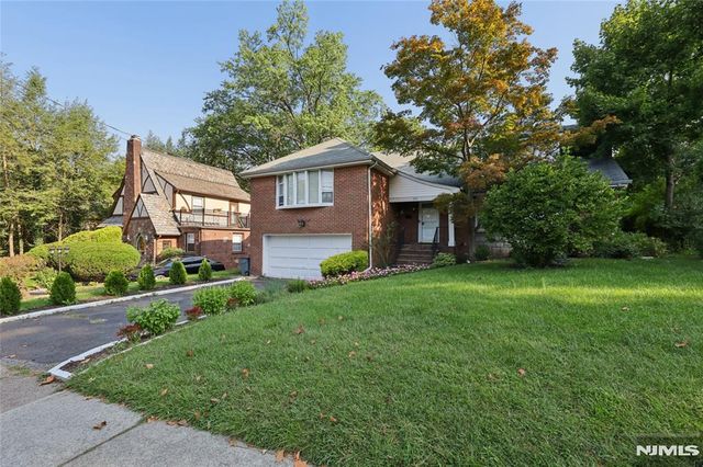 585 W Englewood Avenue, Teaneck, NJ 07666
