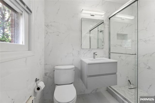 585 W Englewood Avenue, Teaneck, NJ 07666