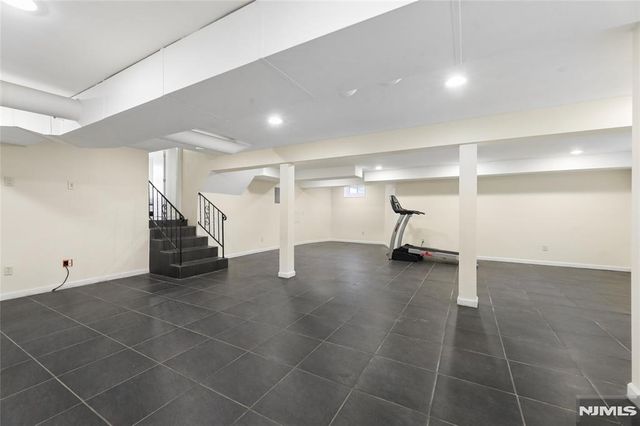 585 W Englewood Avenue, Teaneck, NJ 07666