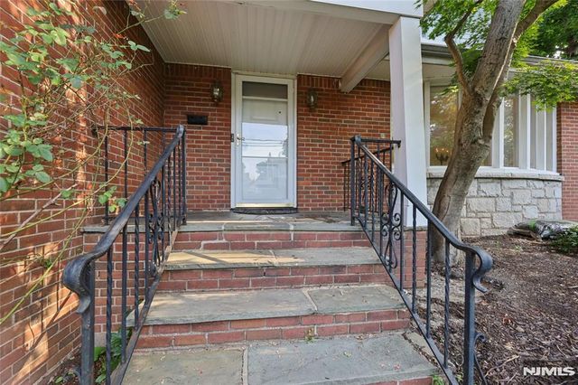 585 W Englewood Avenue, Teaneck, NJ 07666