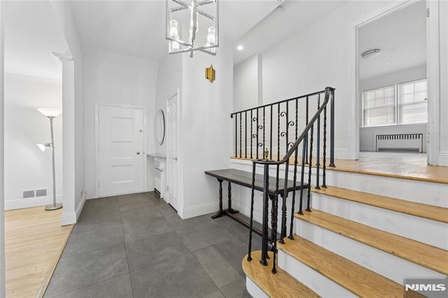 585 W Englewood Avenue, Teaneck, NJ 07666