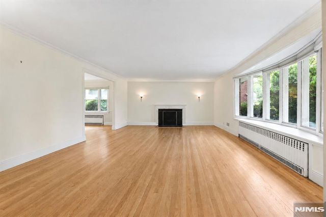 585 W Englewood Avenue, Teaneck, NJ 07666