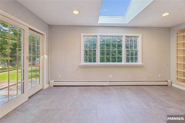585 W Englewood Avenue, Teaneck, NJ 07666