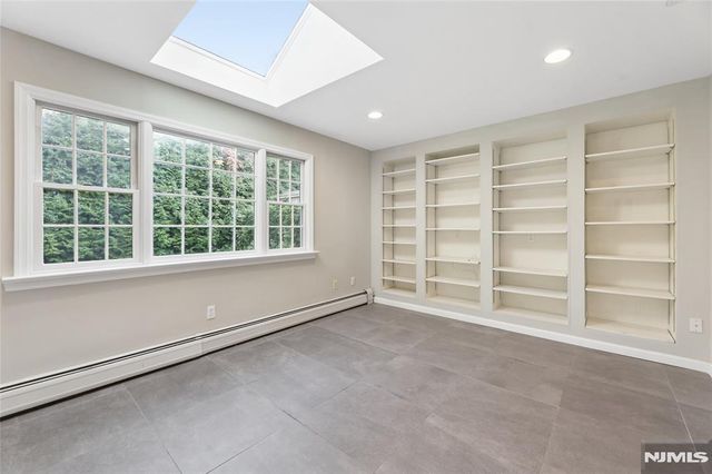 585 W Englewood Avenue, Teaneck, NJ 07666