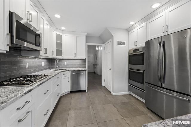 585 W Englewood Avenue, Teaneck, NJ 07666