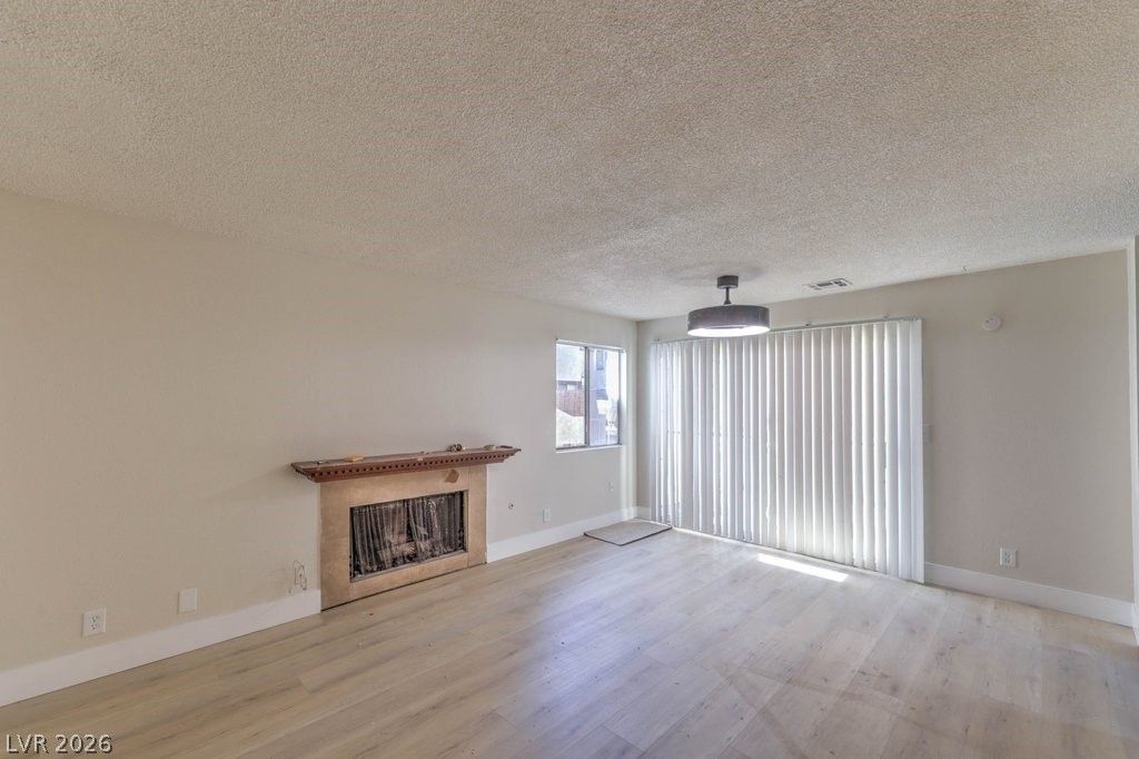 Image 4 of property listing at 5047 Spencer Street B, Las Vegas, NV 89119