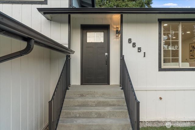 6651 E Grandview Avenue, Tacoma, WA 98404