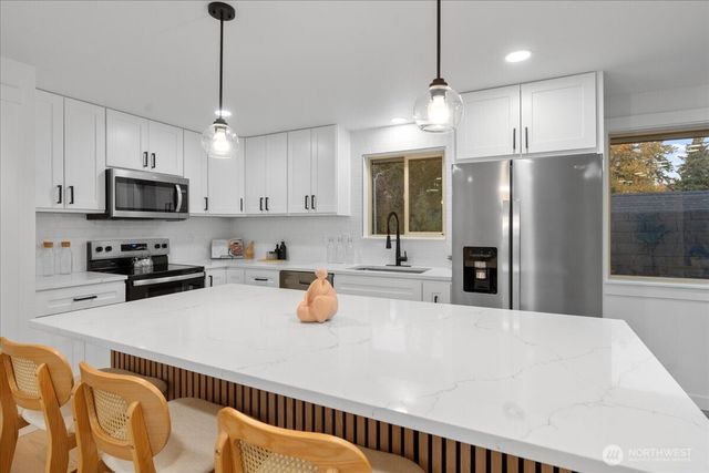 6651 E Grandview Avenue, Tacoma, WA 98404