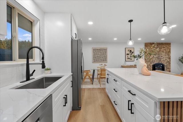 6651 E Grandview Avenue, Tacoma, WA 98404