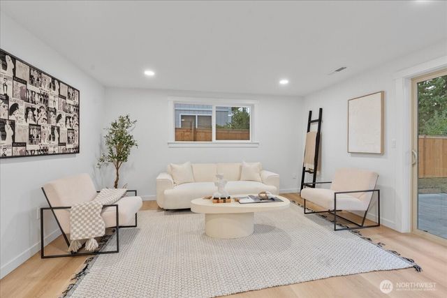 6651 E Grandview Avenue, Tacoma, WA 98404