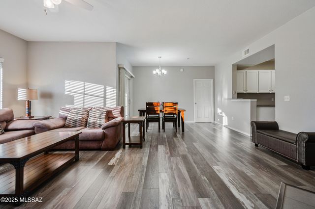 1500 E Pusch Wilderness Dr Unit 8204, Tucson, AZ 85737
