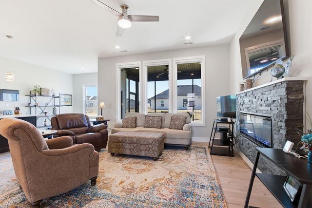 1009 SPYGLASS CT, Columbia, MO 65201