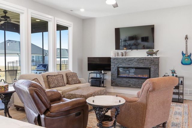 1009 SPYGLASS CT, Columbia, MO 65201