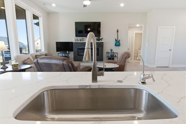 1009 SPYGLASS CT, Columbia, MO 65201