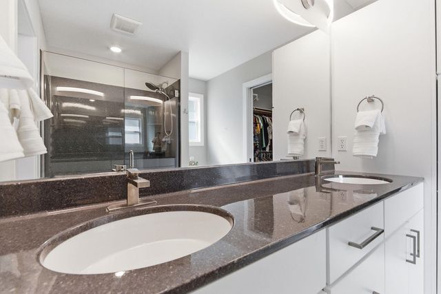 1009 SPYGLASS CT, Columbia, MO 65201