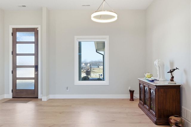 1009 SPYGLASS CT, Columbia, MO 65201