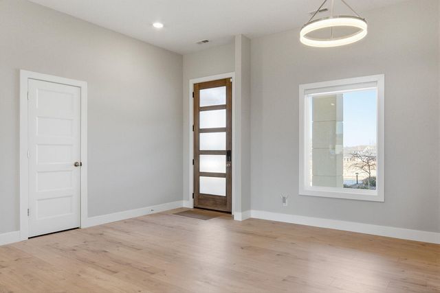 1009 SPYGLASS CT, Columbia, MO 65201