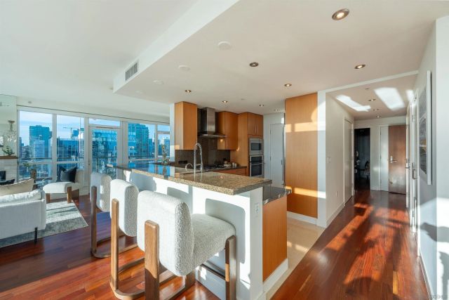325 7Th 2304, San Diego, CA 92101