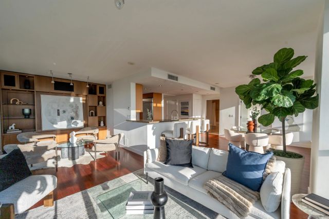 325 7Th 2304, San Diego, CA 92101