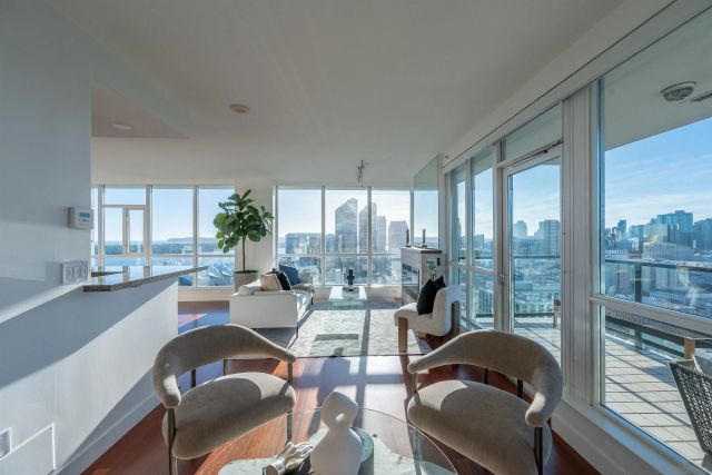325 7Th 2304, San Diego, CA 92101