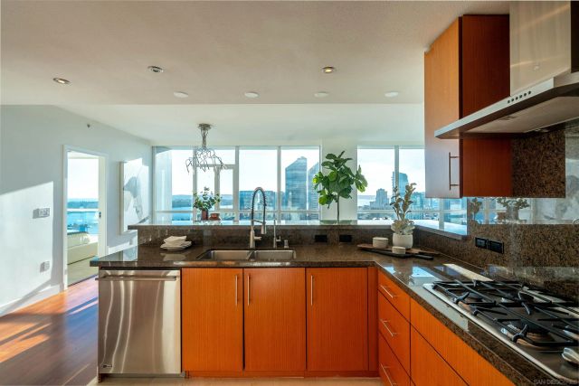 325 7Th 2304, San Diego, CA 92101