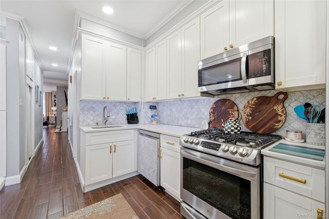 963 70th Street, Brooklyn, NY 11228