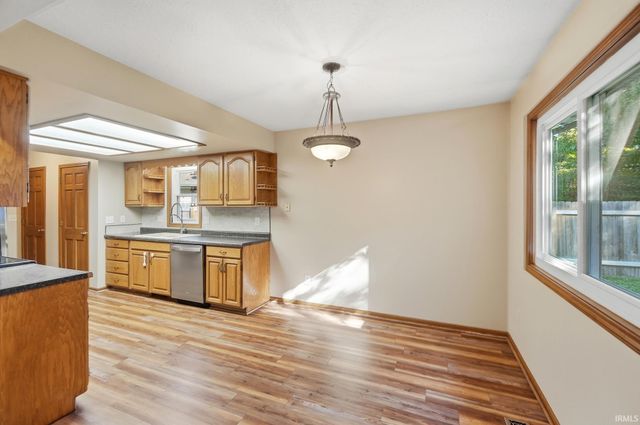 9615 Mariners Ridge Drive, Fort Wayne, IN 46819