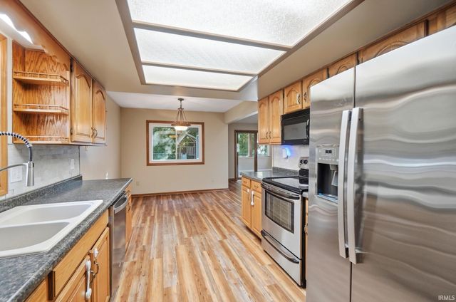 9615 Mariners Ridge Drive, Fort Wayne, IN 46819