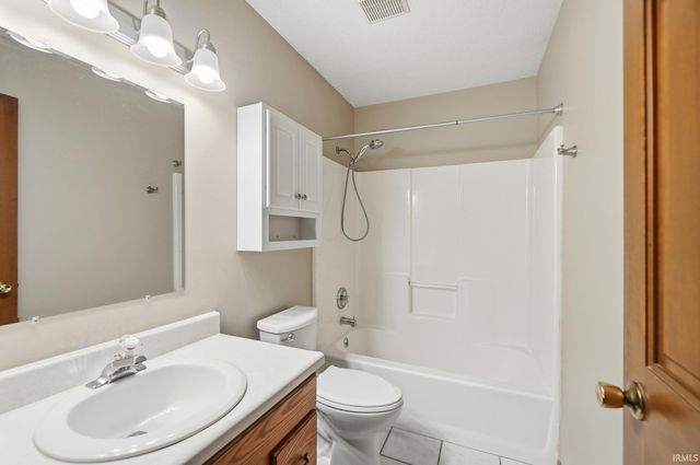 9615 Mariners Ridge Drive, Fort Wayne, IN 46819